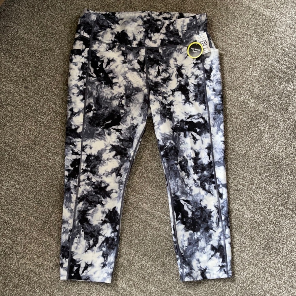 NWT black tie-dye active leggings size L & XL